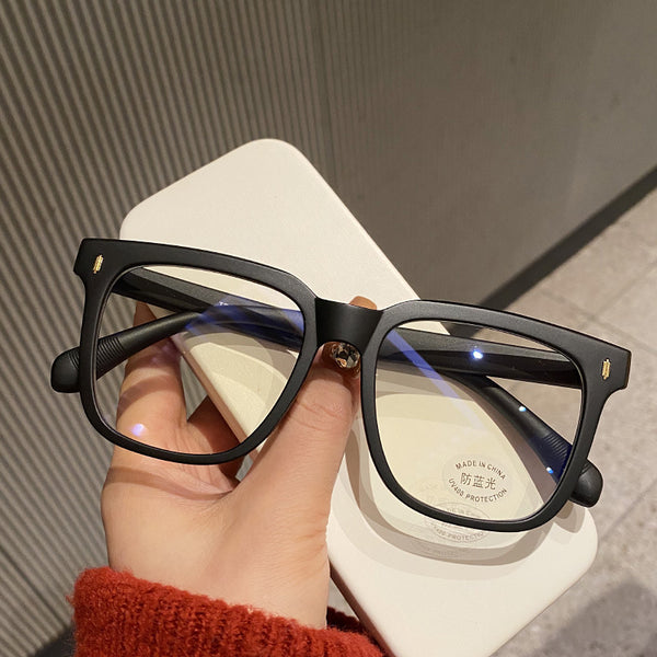 NÉRO. – MATTE VISION